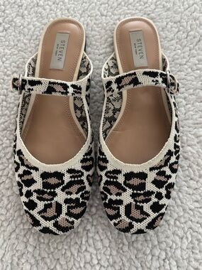 STEVEN New York. Animal Print Slip-on Flats. Women’s Size 9. Excellent Cond.